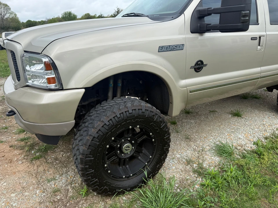 2004 Ford Excursion - Image 15 of 31