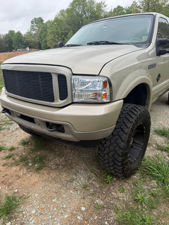 2004 Ford Excursion - Image 14 of 31