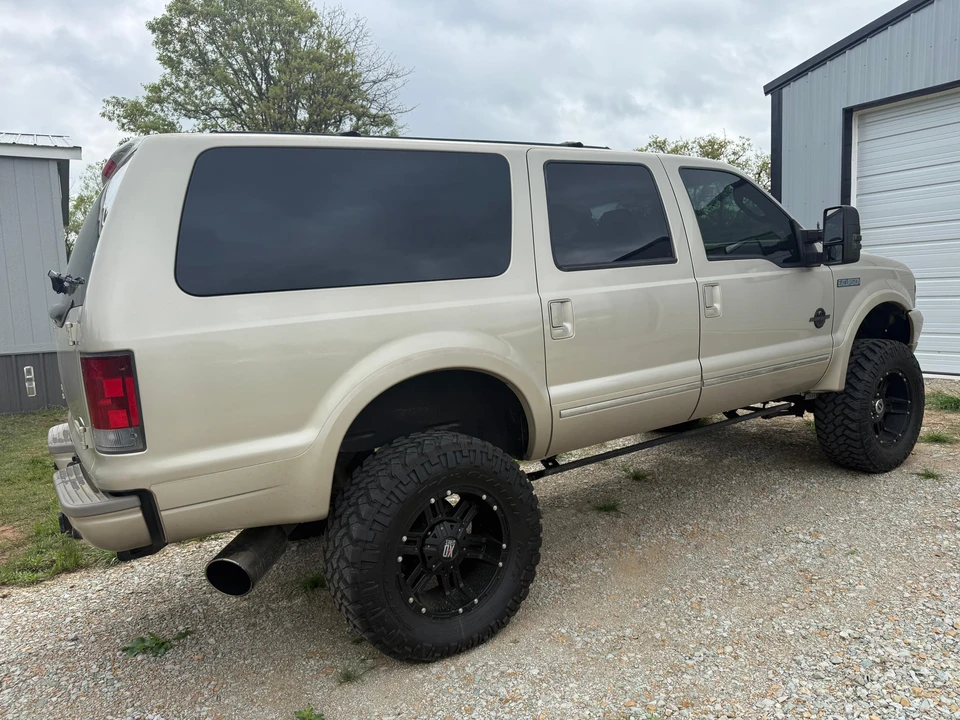 2004 Ford Excursion - Image 12 of 31