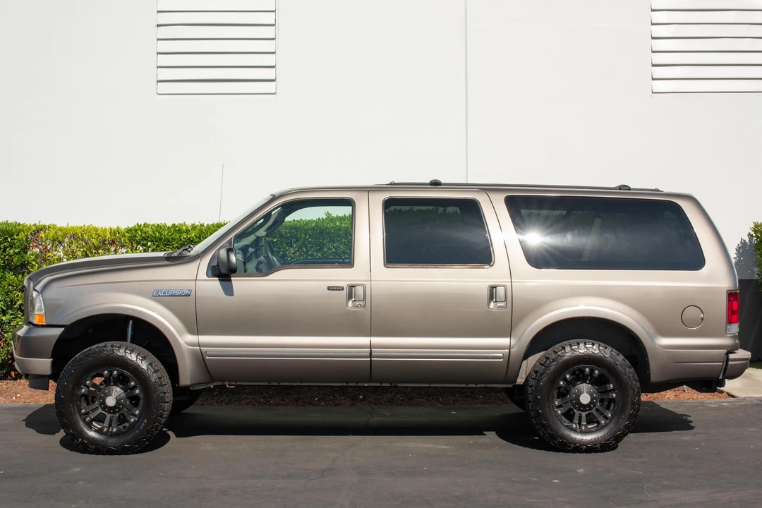 2004 Ford Excursion - Image 3 of 31