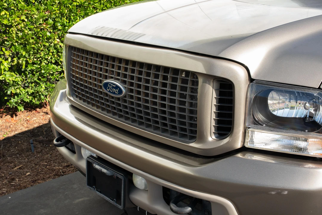 2004 Ford Excursion - Image 14 of 31
