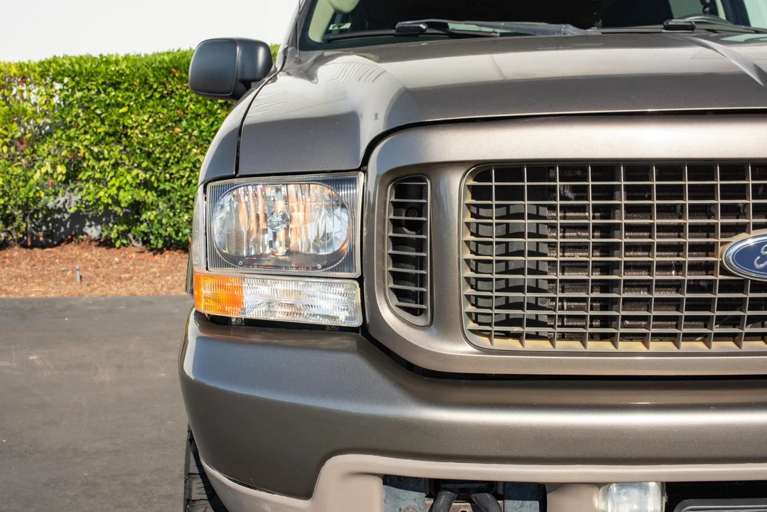 2004 Ford Excursion - Image 12 of 31