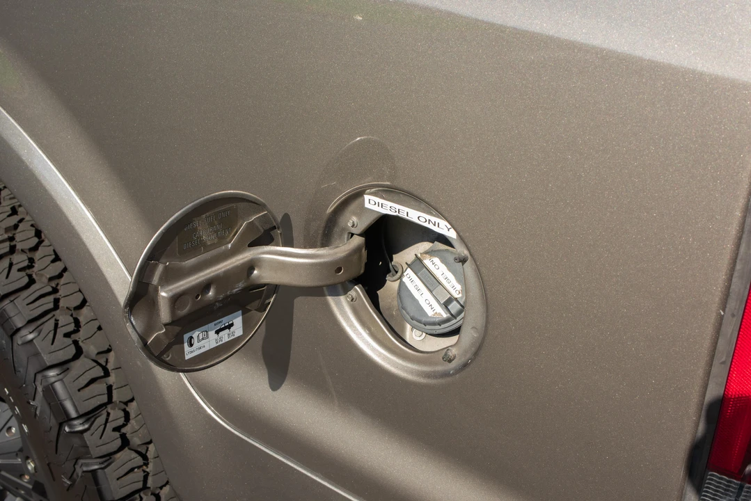 2004 Ford Excursion - Image 27 of 31