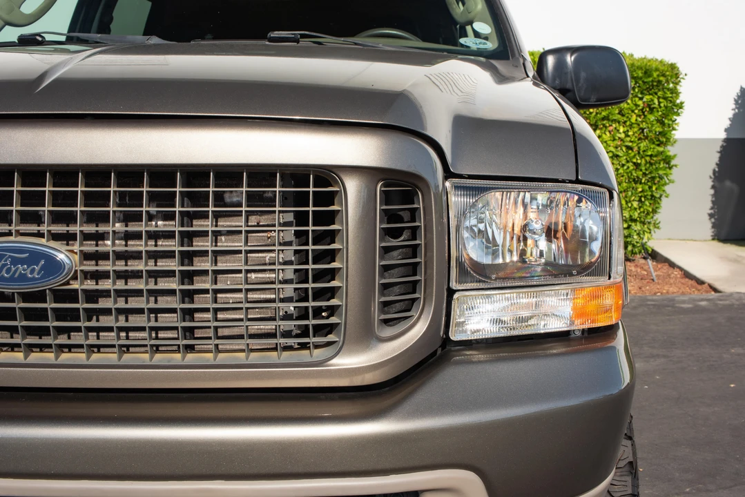 2004 Ford Excursion - Image 13 of 31