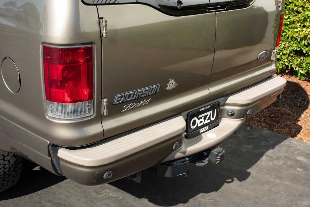 2004 Ford Excursion - Image 29 of 31