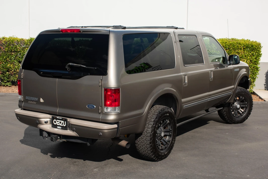 2004 Ford Excursion - Image 9 of 31