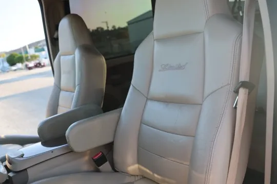 2004 Ford Excursion - Image 4 of 8