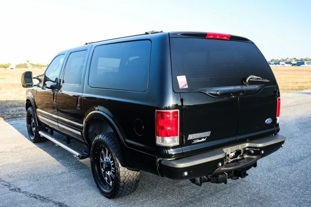 2004 Ford Excursion - Image 2 of 8
