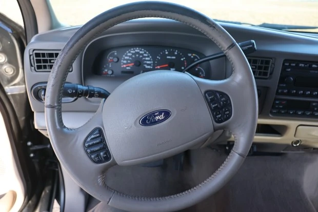 2004 Ford Excursion - Image 5 of 8