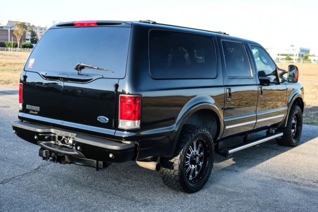 2004 Ford Excursion - Image 2 of 8