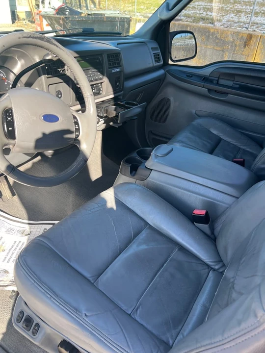 2004 Ford Excursion - Image 6 of 10