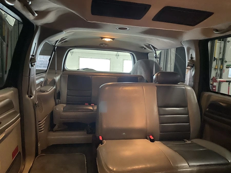 2004 Ford Excursion - Image 8 of 9