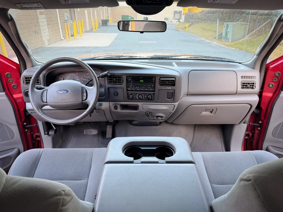 2004 Ford Excursion - Image 15 of 21