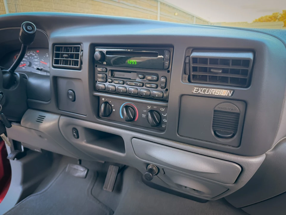 2004 Ford Excursion - Image 20 of 21