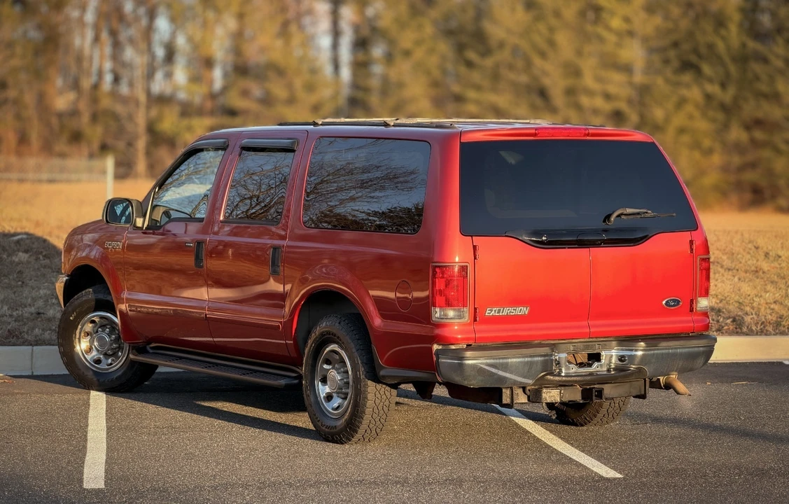 2004 Ford Excursion - Image 9 of 21