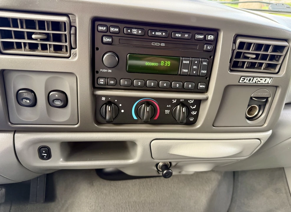 2004 Ford Excursion - Image 11 of 21