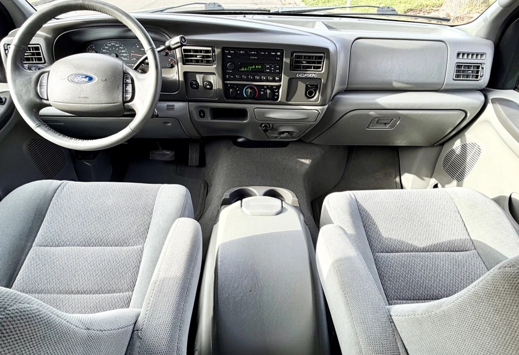 2004 Ford Excursion - Image 12 of 21