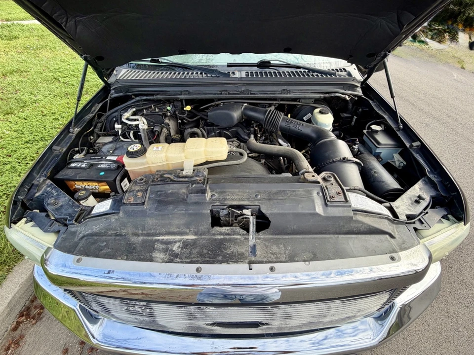 2004 Ford Excursion - Image 16 of 21