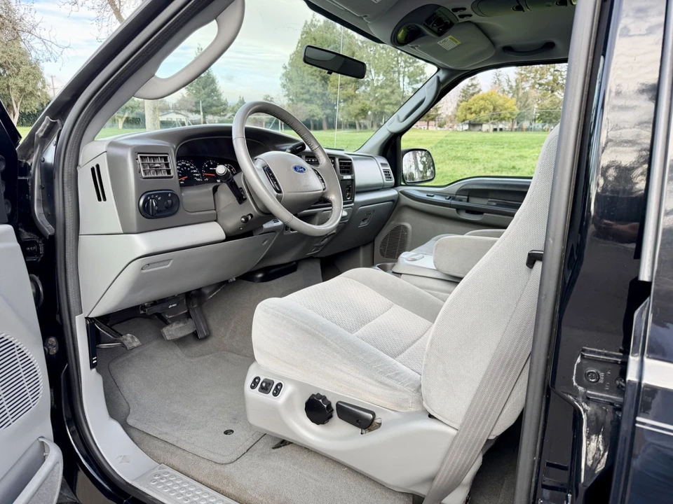 2004 Ford Excursion - Image 21 of 21