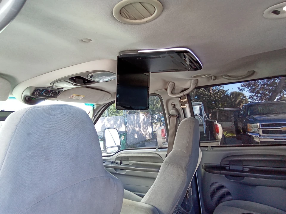 2004 Ford Excursion - Image 9 of 12