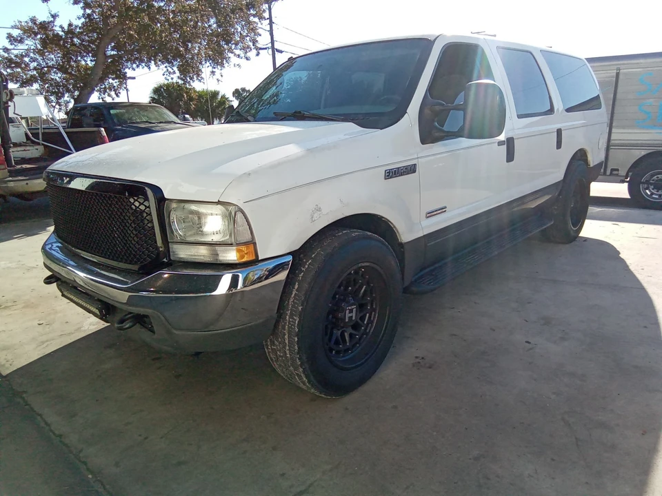 2004 Ford Excursion - Image 2 of 12