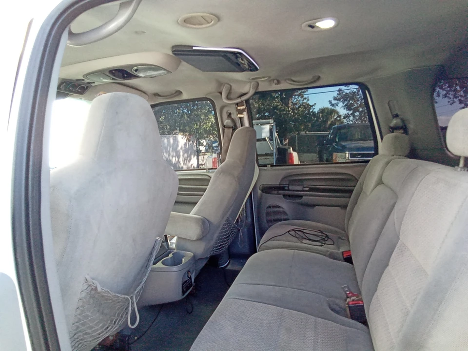 2004 Ford Excursion - Image 10 of 12