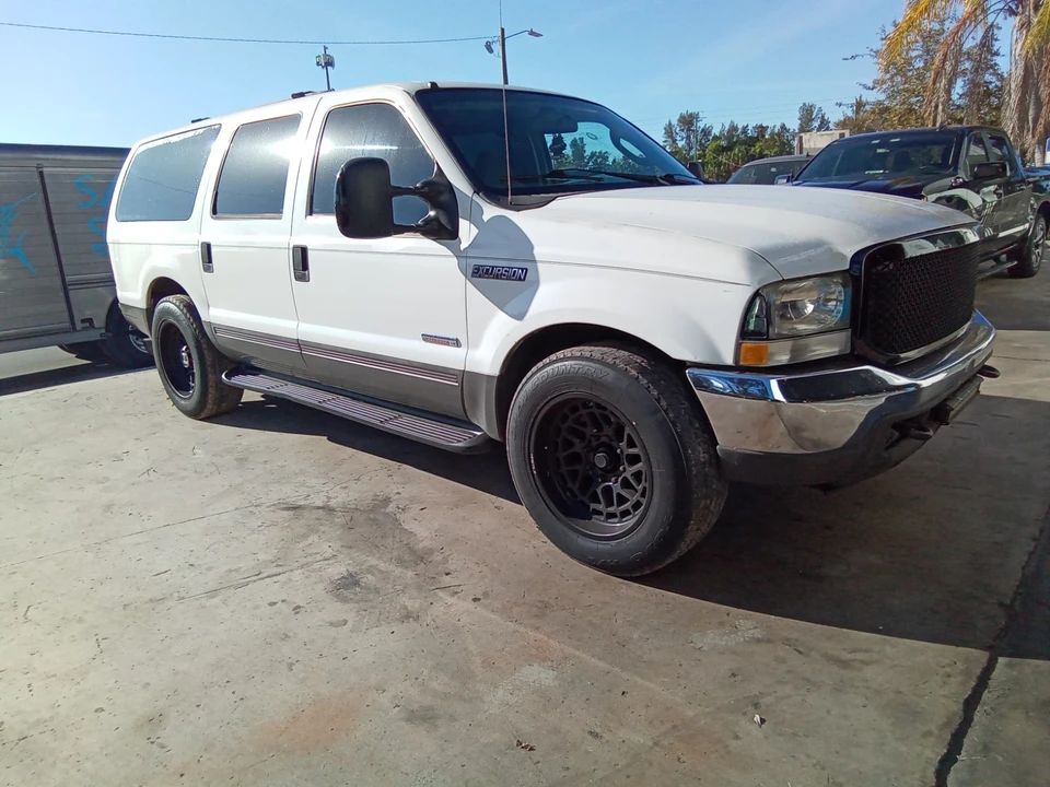 2004 Ford Excursion - Image 10 of 11