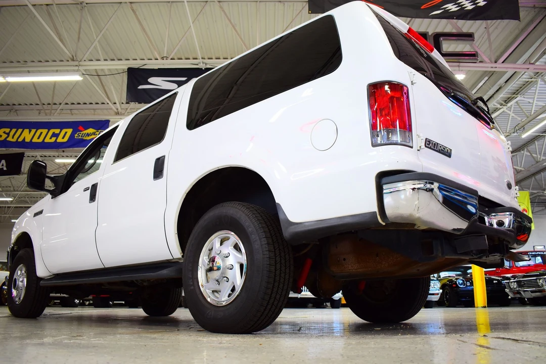 2004 Ford Excursion - Image 13 of 20