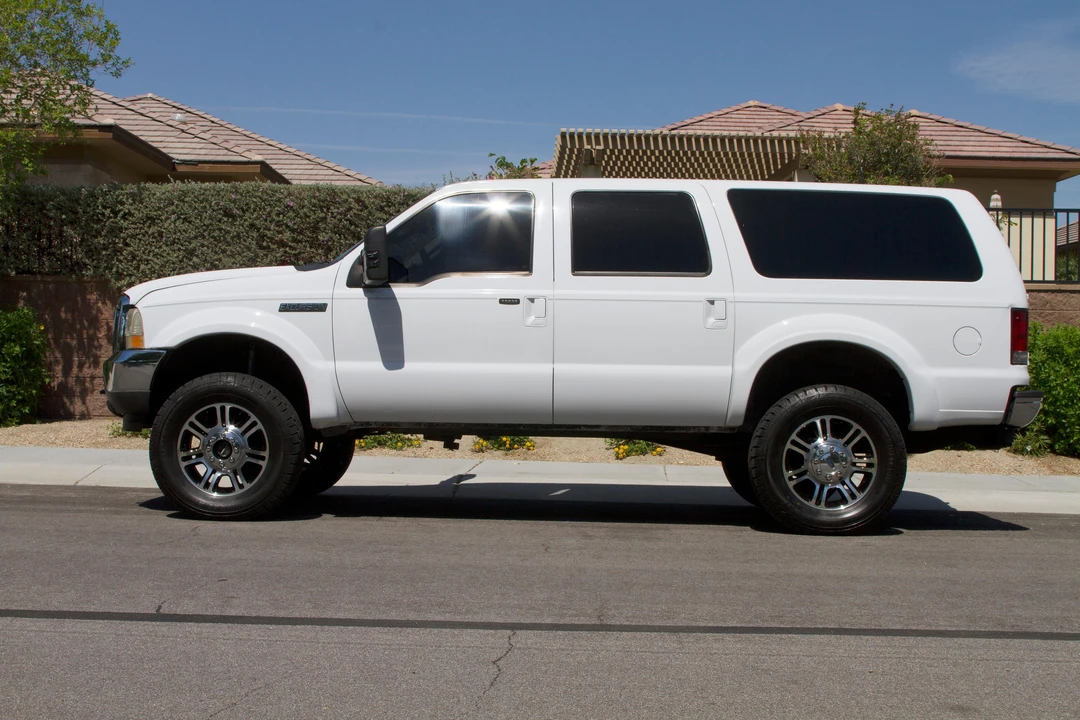 2004 Ford Excursion - Image 8 of 31
