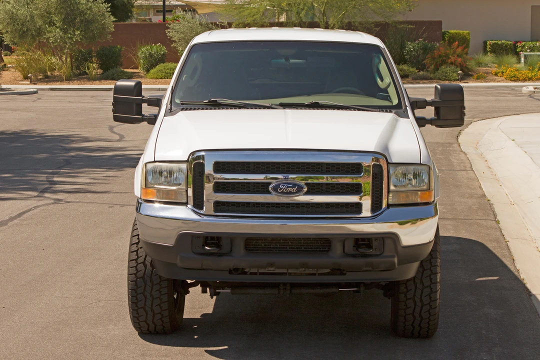 2004 Ford Excursion - Image 15 of 31