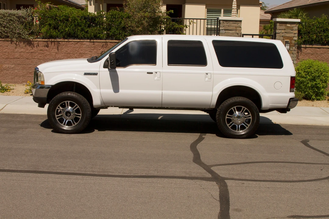 2004 Ford Excursion - Image 19 of 31
