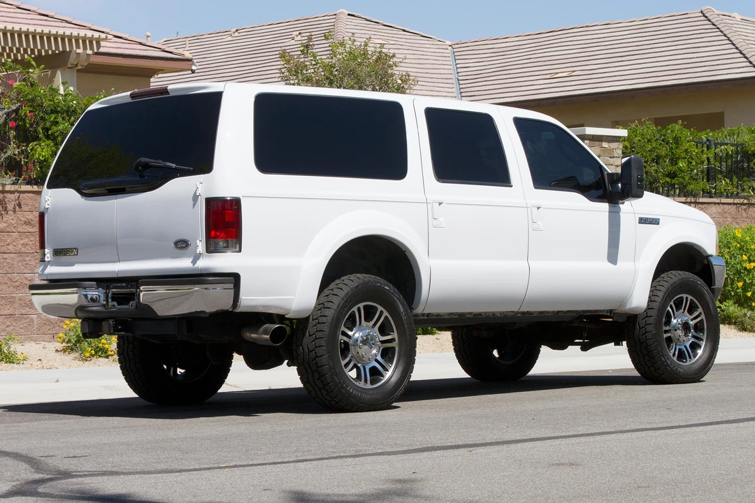 2004 Ford Excursion - Image 13 of 31