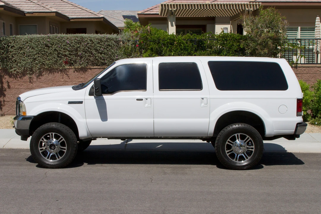 2004 Ford Excursion - Image 9 of 31