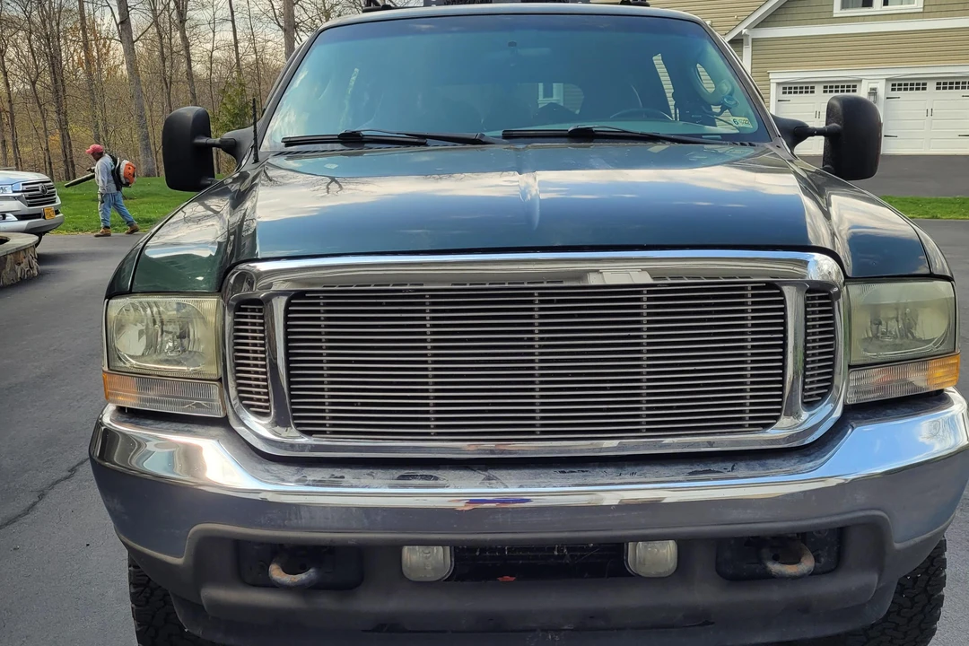 2004 Ford Excursion - Image 2 of 31