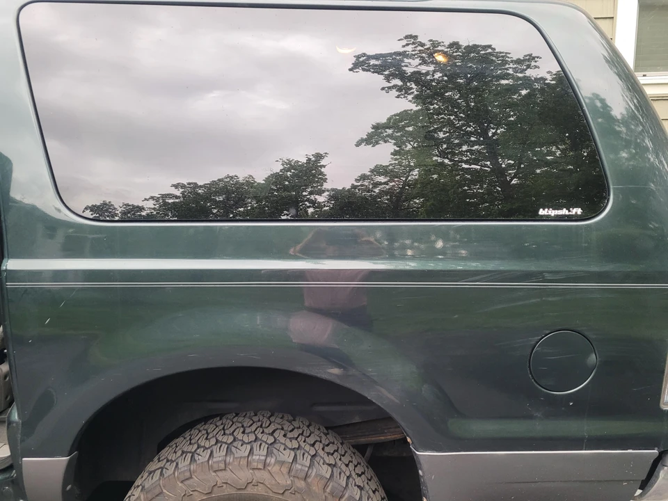 2004 Ford Excursion - Image 16 of 31