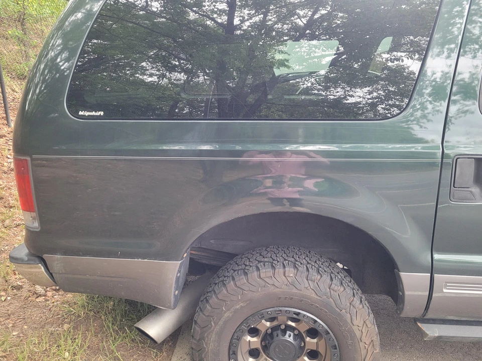 2004 Ford Excursion - Image 22 of 31