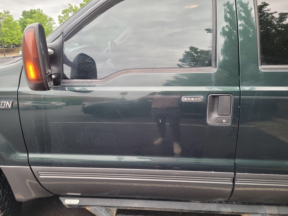 2004 Ford Excursion - Image 14 of 31