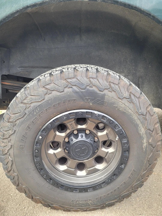 2004 Ford Excursion - Image 28 of 31