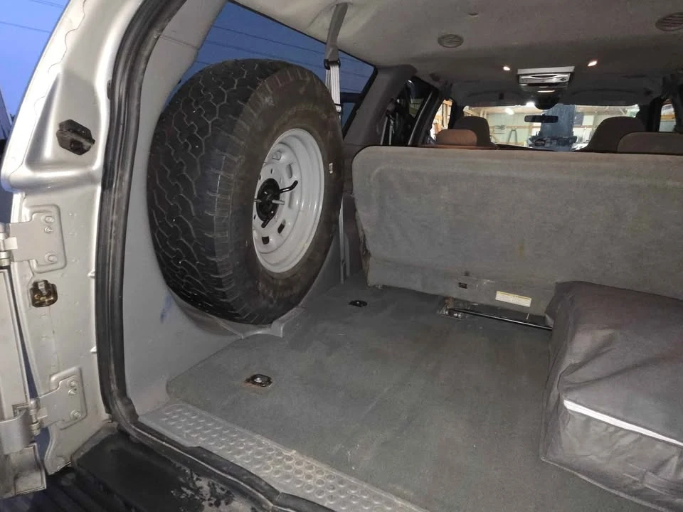2004 Ford Excursion - Image 14 of 17