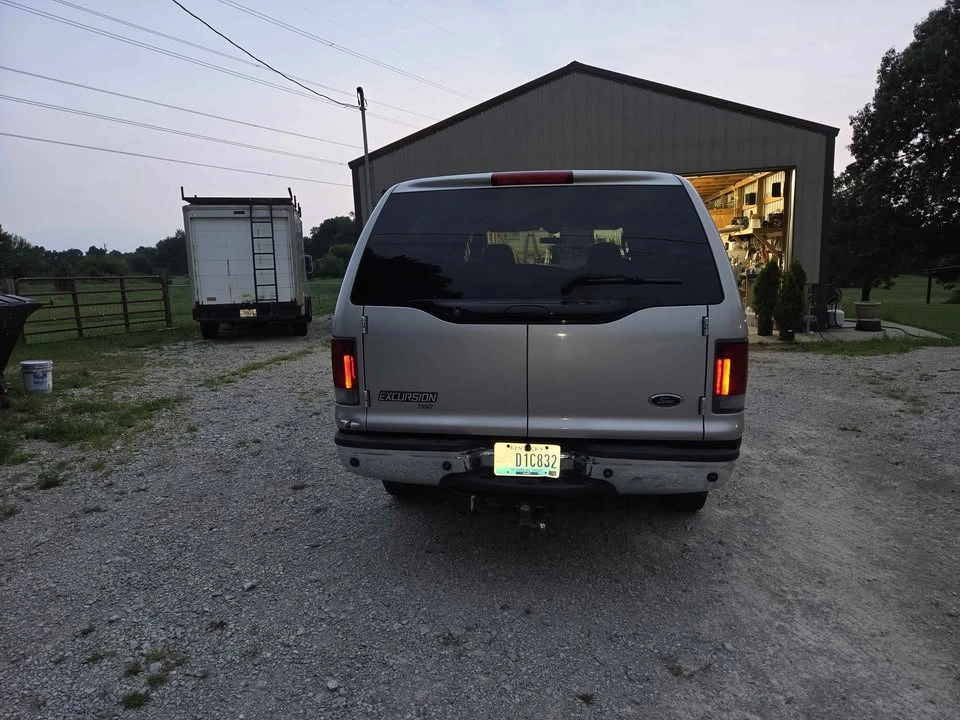 2004 Ford Excursion - Image 4 of 17