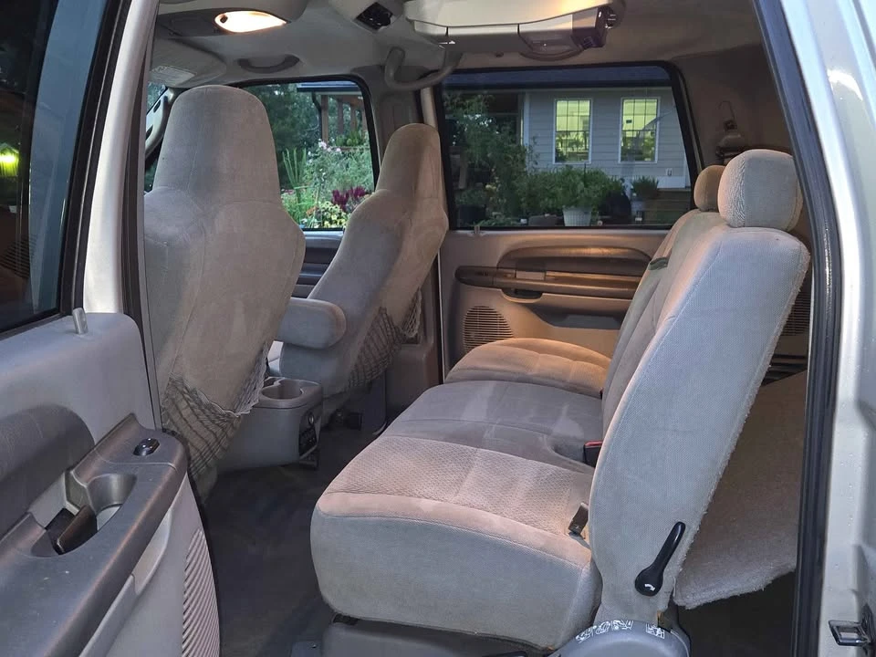 2004 Ford Excursion - Image 10 of 17