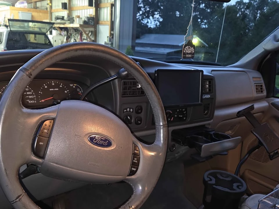 2004 Ford Excursion - Image 8 of 17