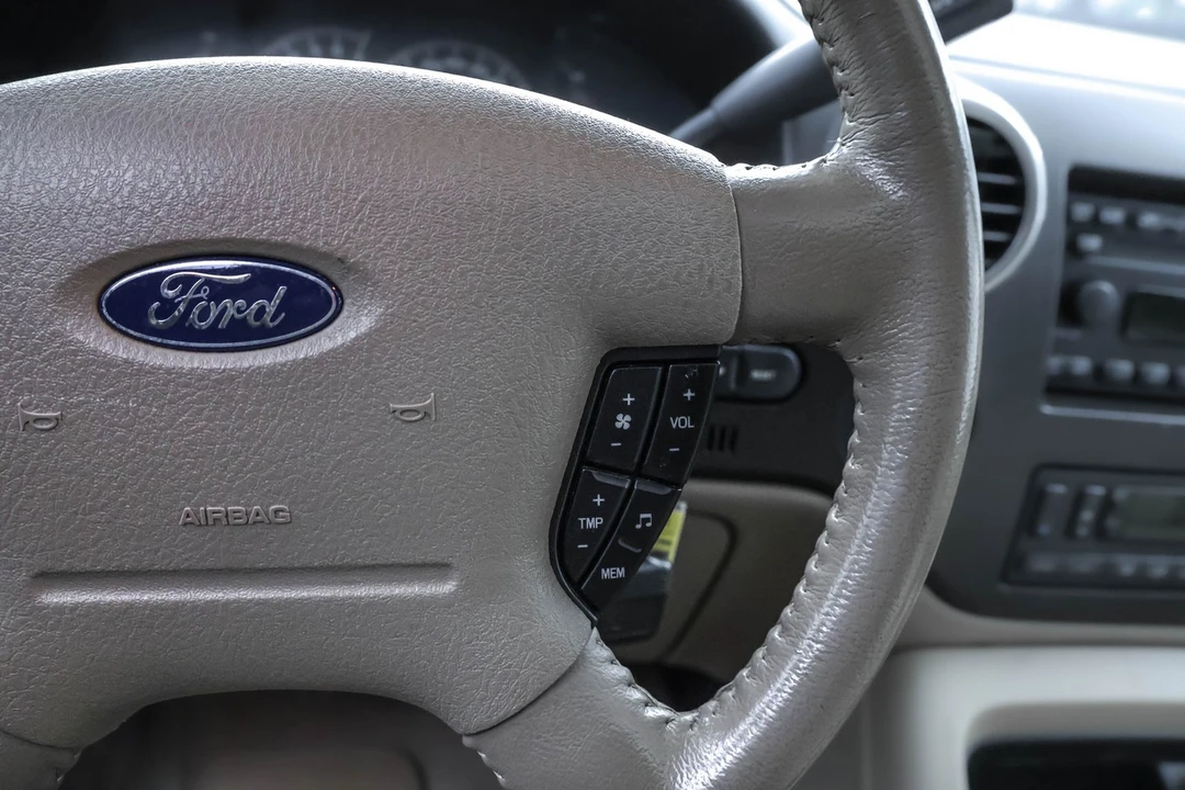 2004 Ford Expedition 2nd Gen - Image 13 of 21