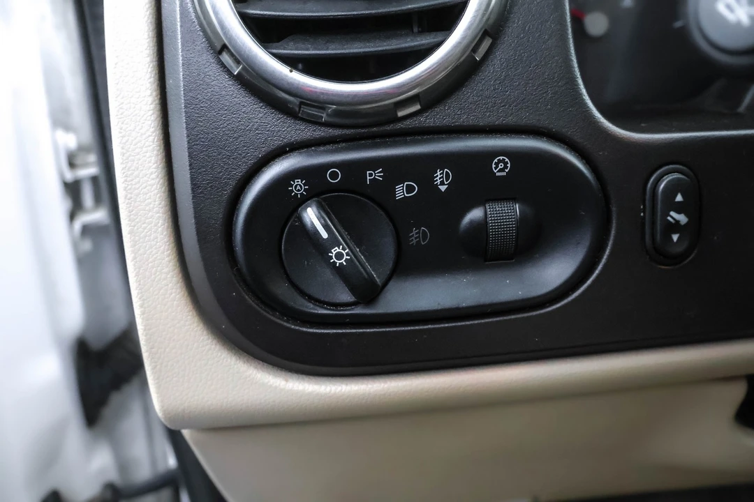 2004 Ford Expedition 2nd Gen - Image 14 of 21