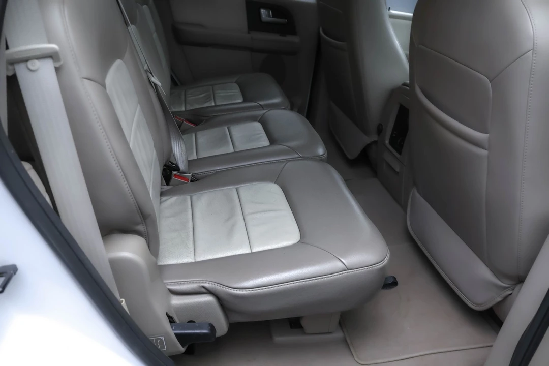2004 Ford Expedition 2nd Gen - Image 19 of 21