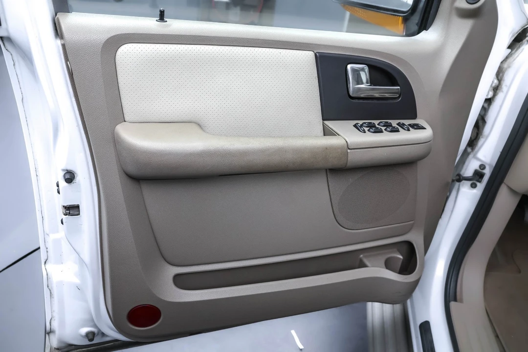 2004 Ford Expedition 2nd Gen - Image 15 of 21