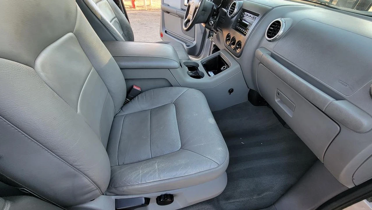 2004 Ford Expedition 2nd Gen - Image 15 of 21
