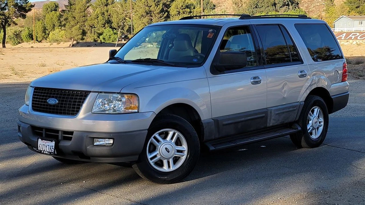 2004 Ford Expedition 2nd Gen - Image 2 of 21