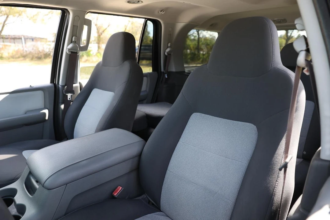 2004 Ford Expedition 2nd Gen - Image 6 of 12
