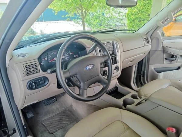 2004 Ford Explorer 3rd Gen - Image 8 of 13